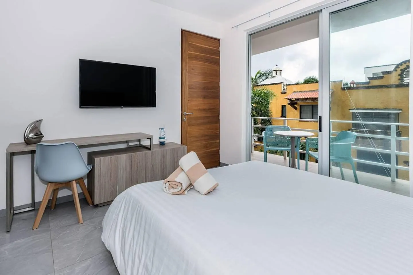Luxury Condo, Private Room, 150Mb Wifi, Ac, Gym Playa del Carmen Semesterbostad